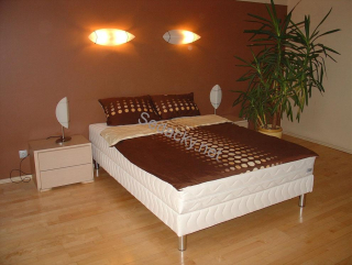 Čalouněná postel Lux s matrací